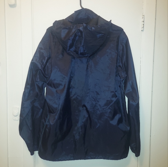 💥3/$25💥 Quechua Rain Coat Jacket Lightweight Windbreaker size M - Picture 3 of 4